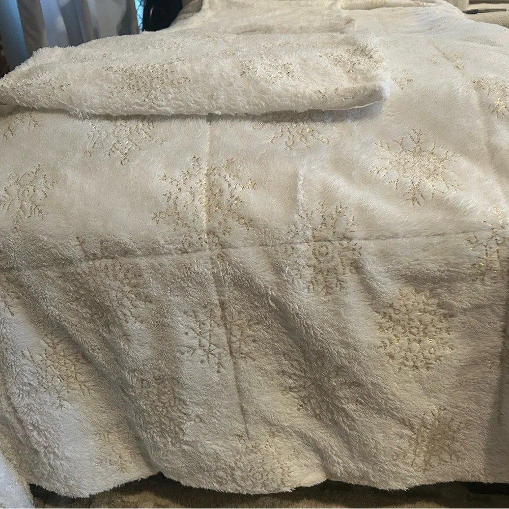 Snow Velvet Holiday Comforter Set - White/Gold-King-There Is Some Shedding🎄